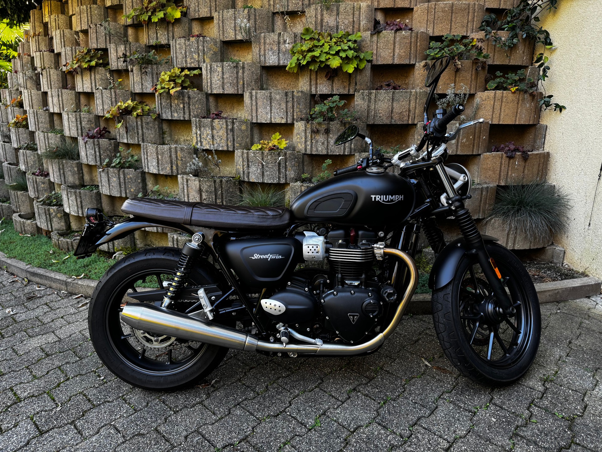 TRIUMPH Street Twin 900 i (35kW)