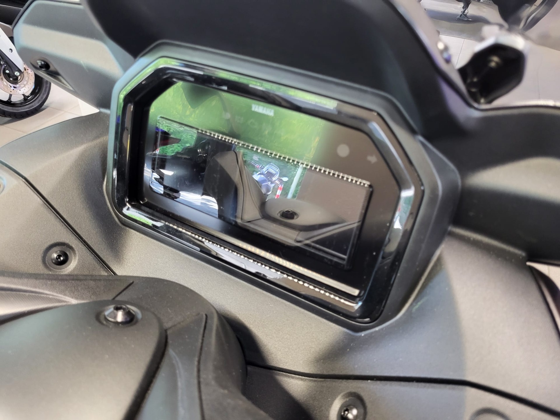 YAMAHA X-Max 300 Tech Max Plus - Modell 2025-showroom-element-2