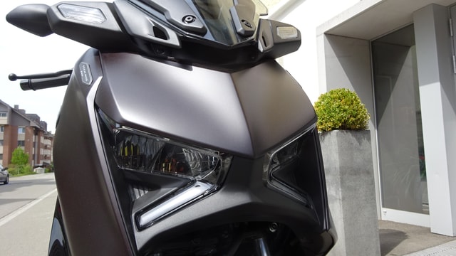 YAMAHA X-Max 300 Tech Max Plus - Modell 2025-showroom-element-3