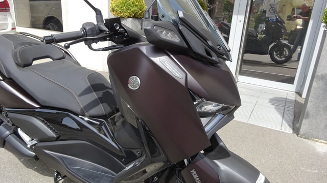 YAMAHA X-Max 300 Tech Max Plus - Modell 2025-showroom-element-1