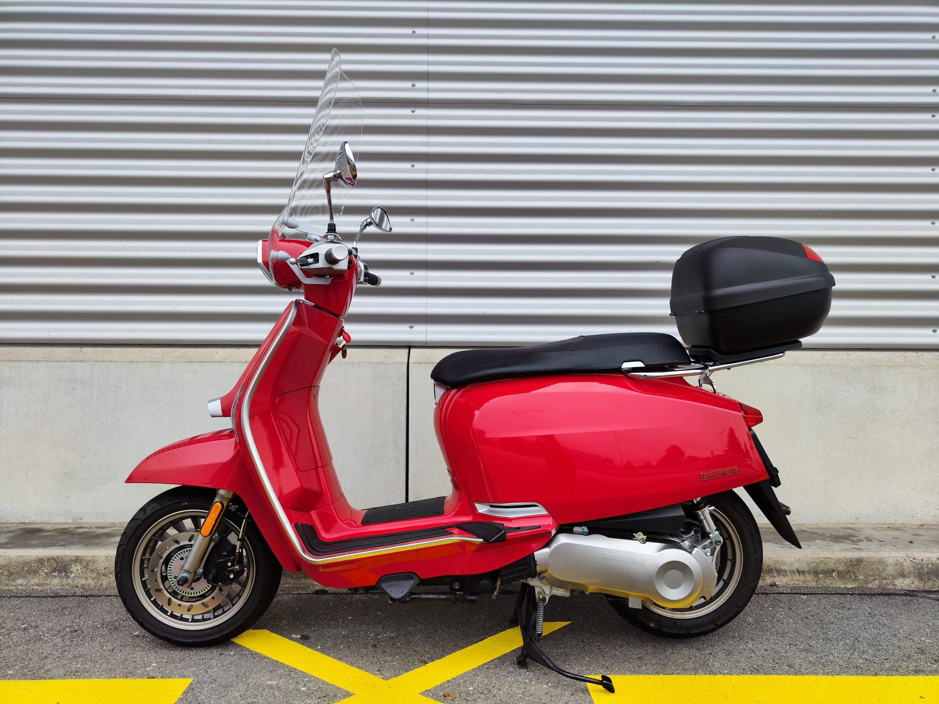 LAMBRETTA V 125 Special-showroom-element-1