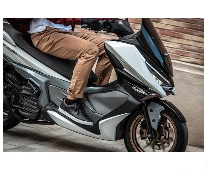 MALAGUTI Madison 125 ABS-showroom-element-3