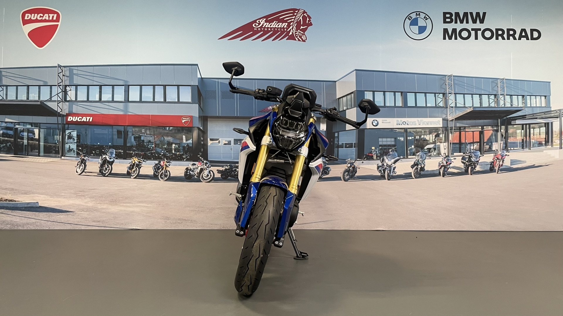 BMW F 900 R Sport-showroom-element-1