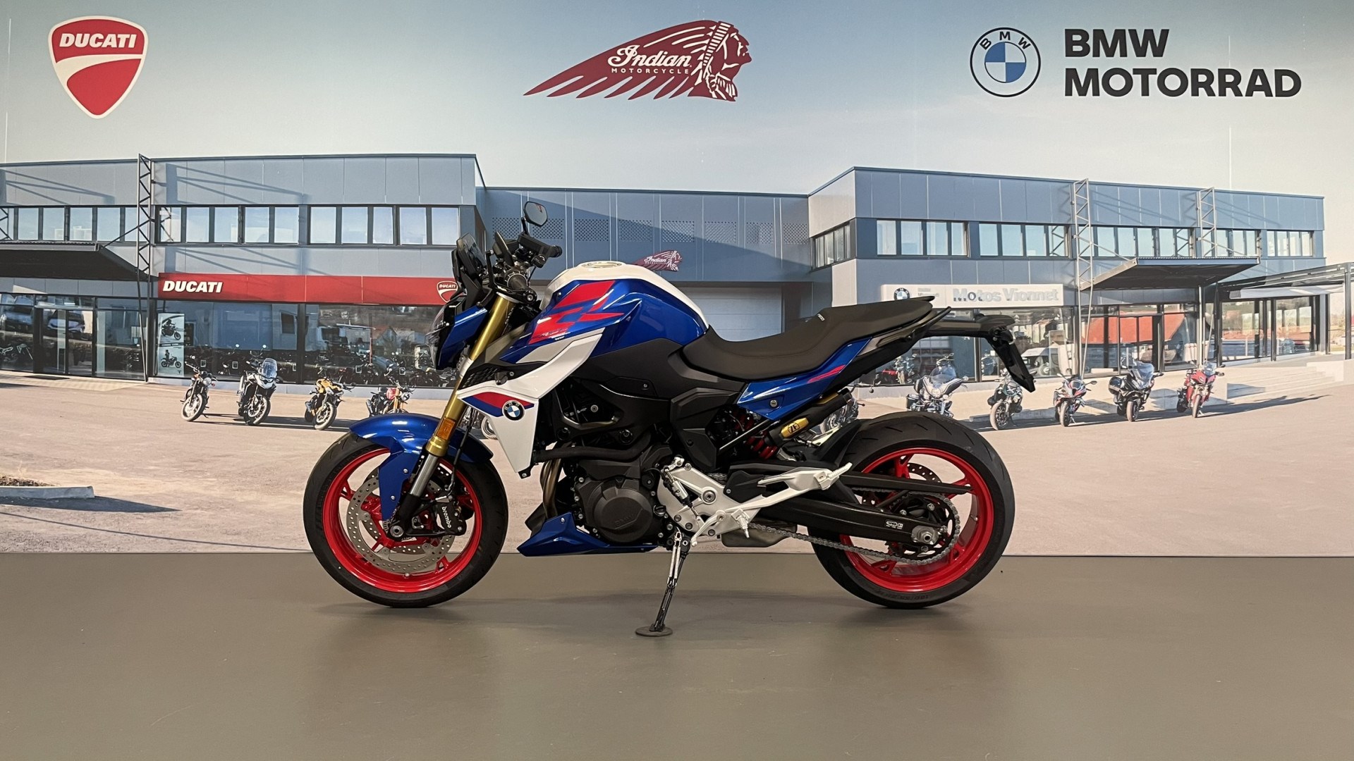 BMW F 900 R Sport-showroom-element-3