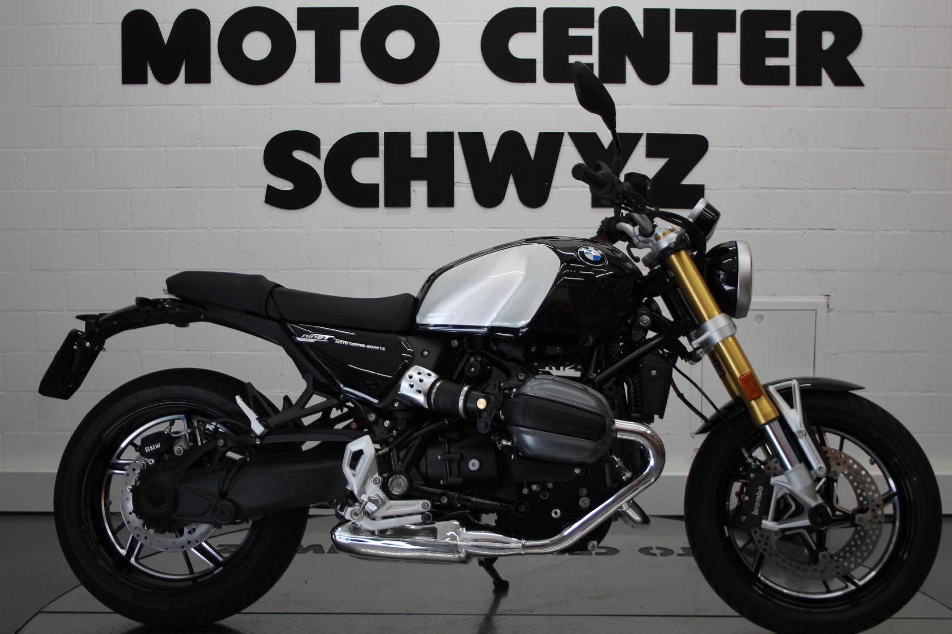 BMW R 12 nine T
