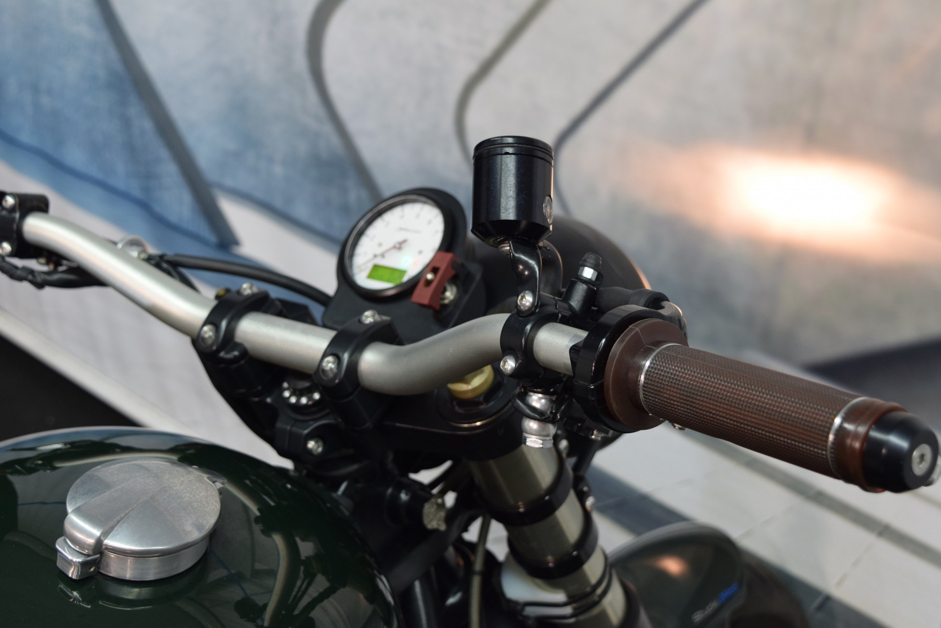 TRIUMPH Thruxton 900 High-End Custom Bike by britalmoto-image-7
