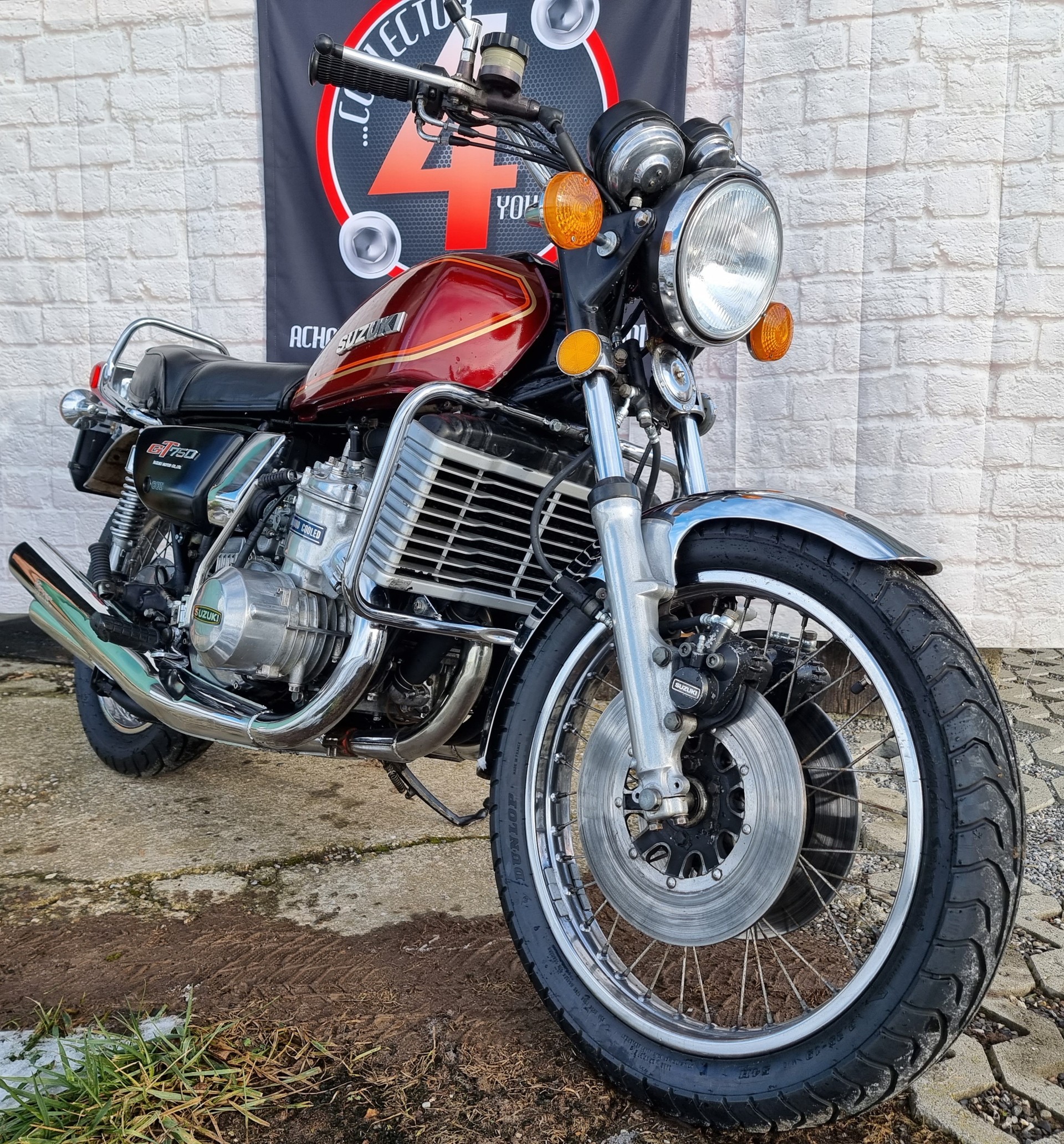 SUZUKI GT 750