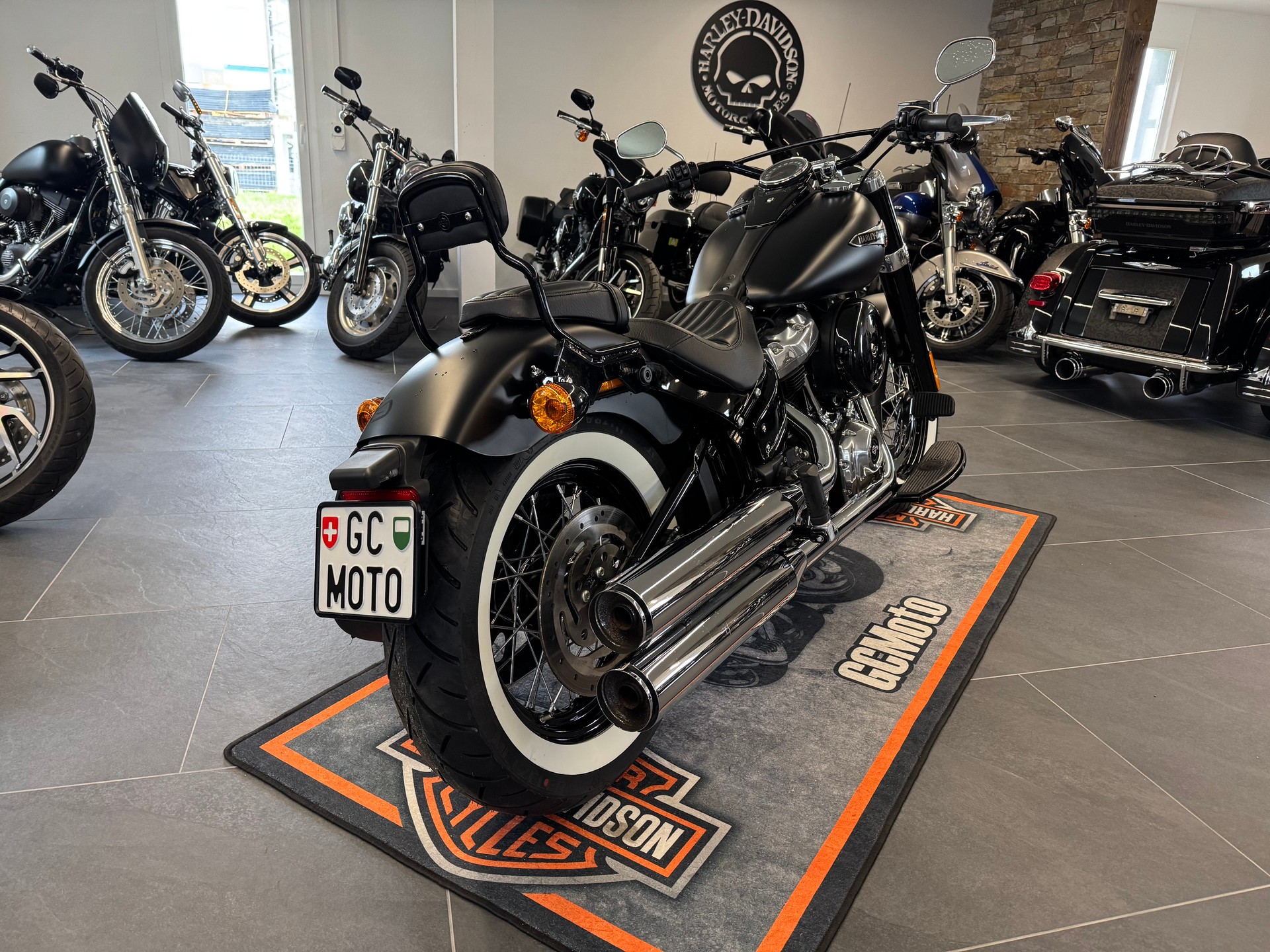 HARLEY-DAVIDSON FLSL Softail Slim 107 ABS-showroom-element-3