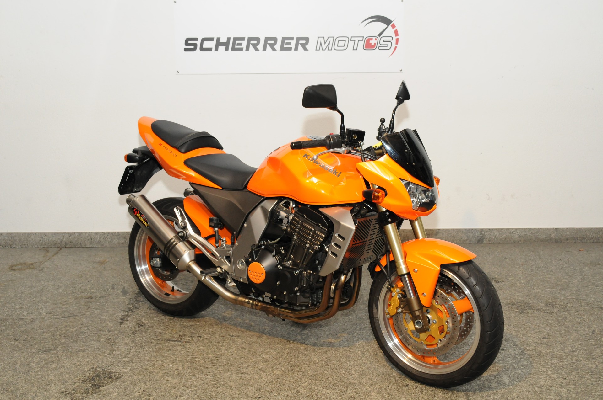 KAWASAKI Z 1000-showroom-element-1
