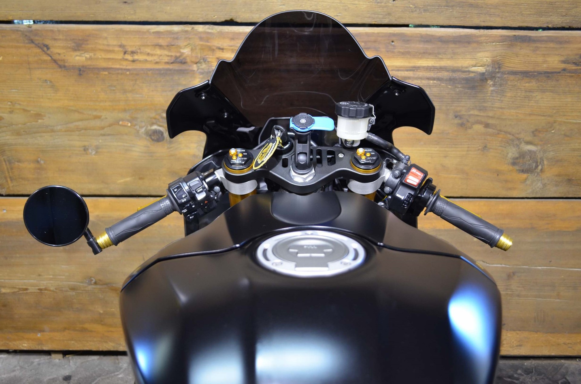 YAMAHA YZF-R1 ABS-showroom-element-2