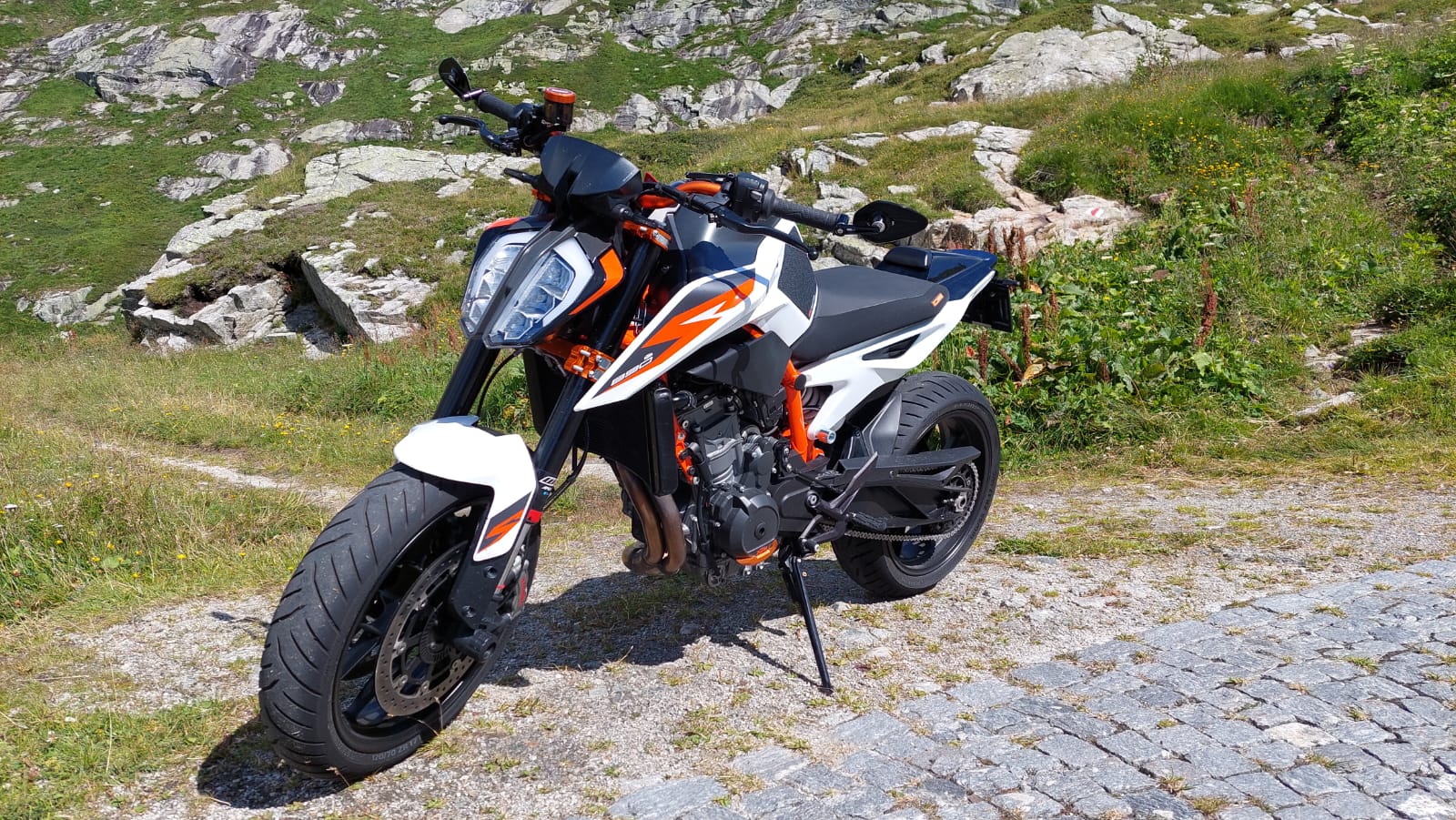 KTM 890 Duke R-image-0