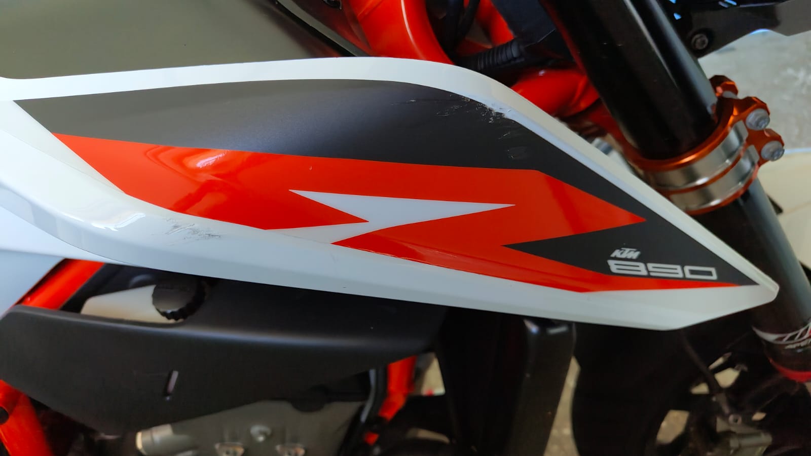 KTM 890 Duke R-image-3