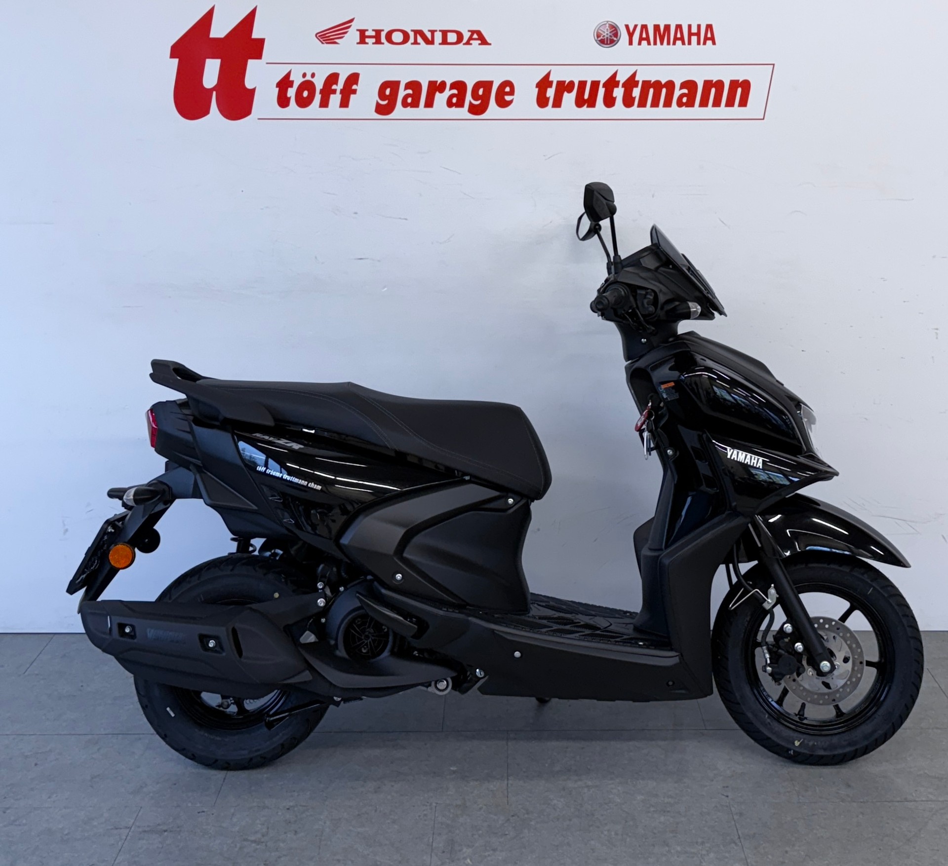 YAMAHA RayZR 125