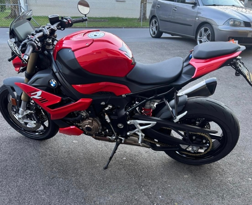 BMW S 1000 R-showroom-element-1