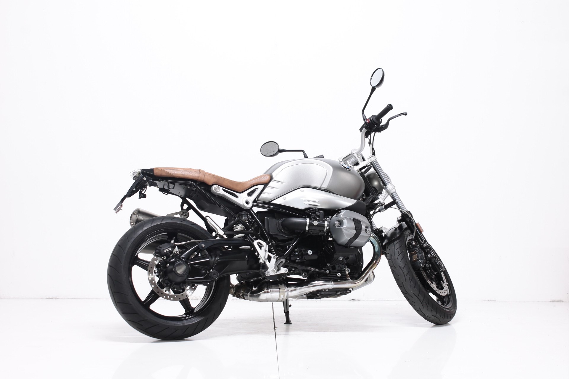 BMW R nineT Scrambler-showroom-element-1