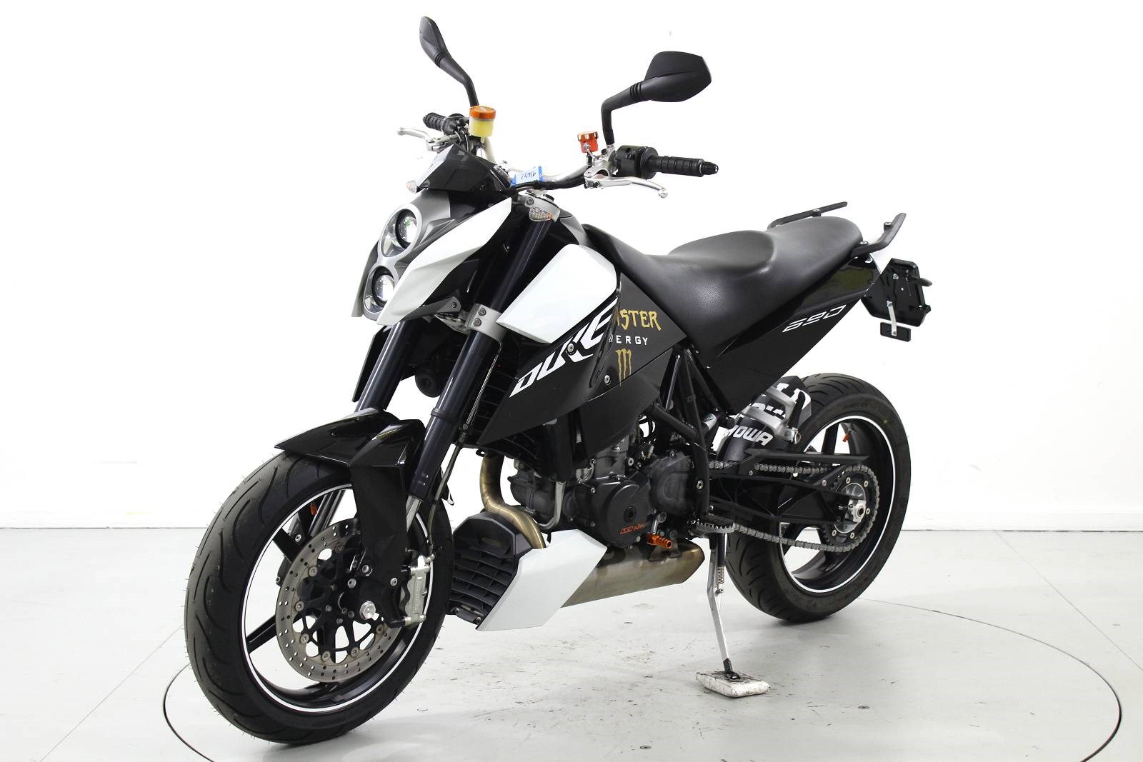 KTM Duke 690-showroom-element-2