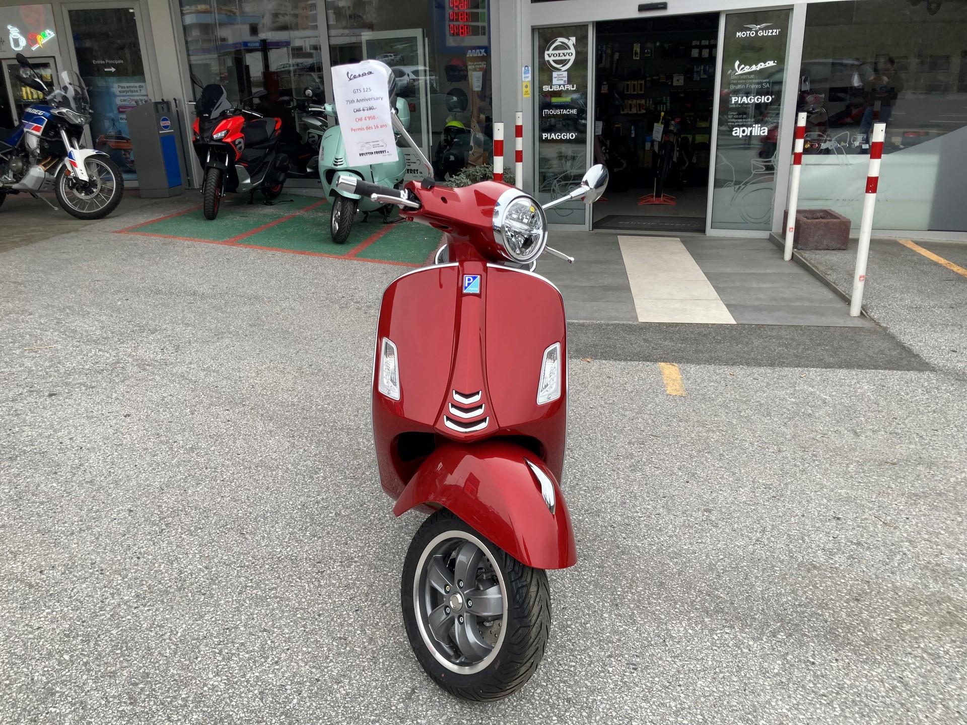 PIAGGIO Vespa GTS 125 75th Anniversary ABS-image-0