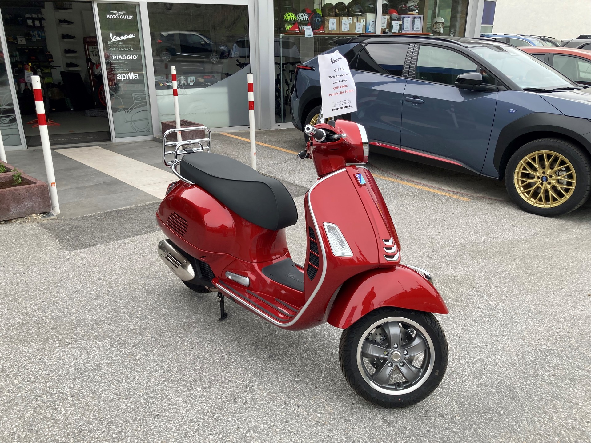 PIAGGIO Vespa GTS 125 75th Anniversary ABS-image-1
