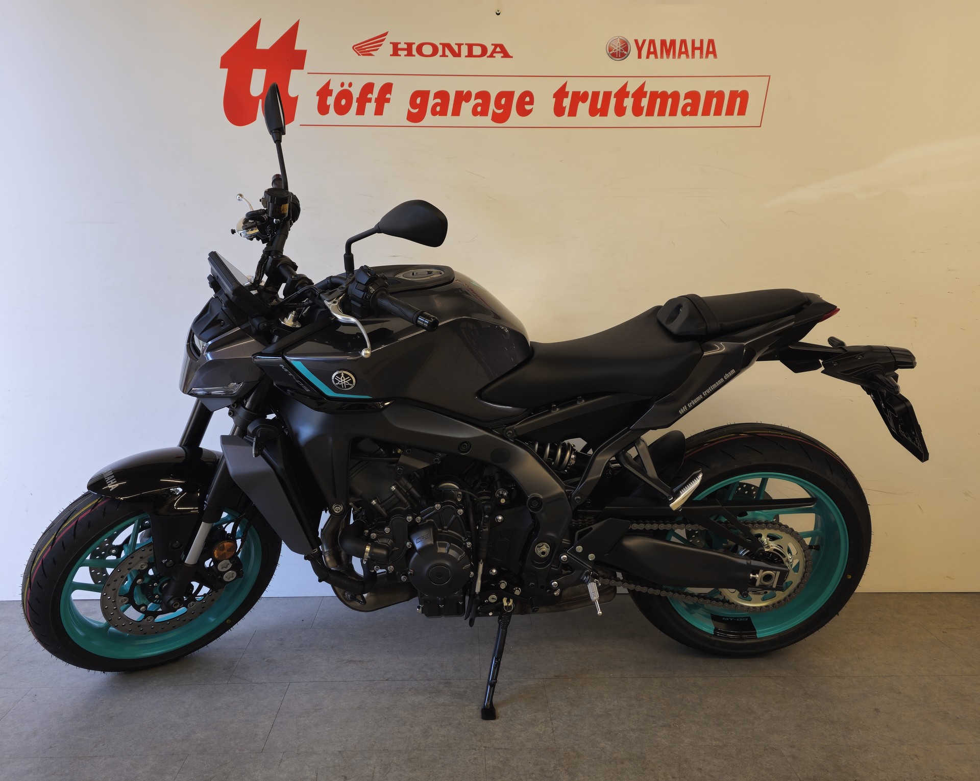 YAMAHA MT-09-image-1