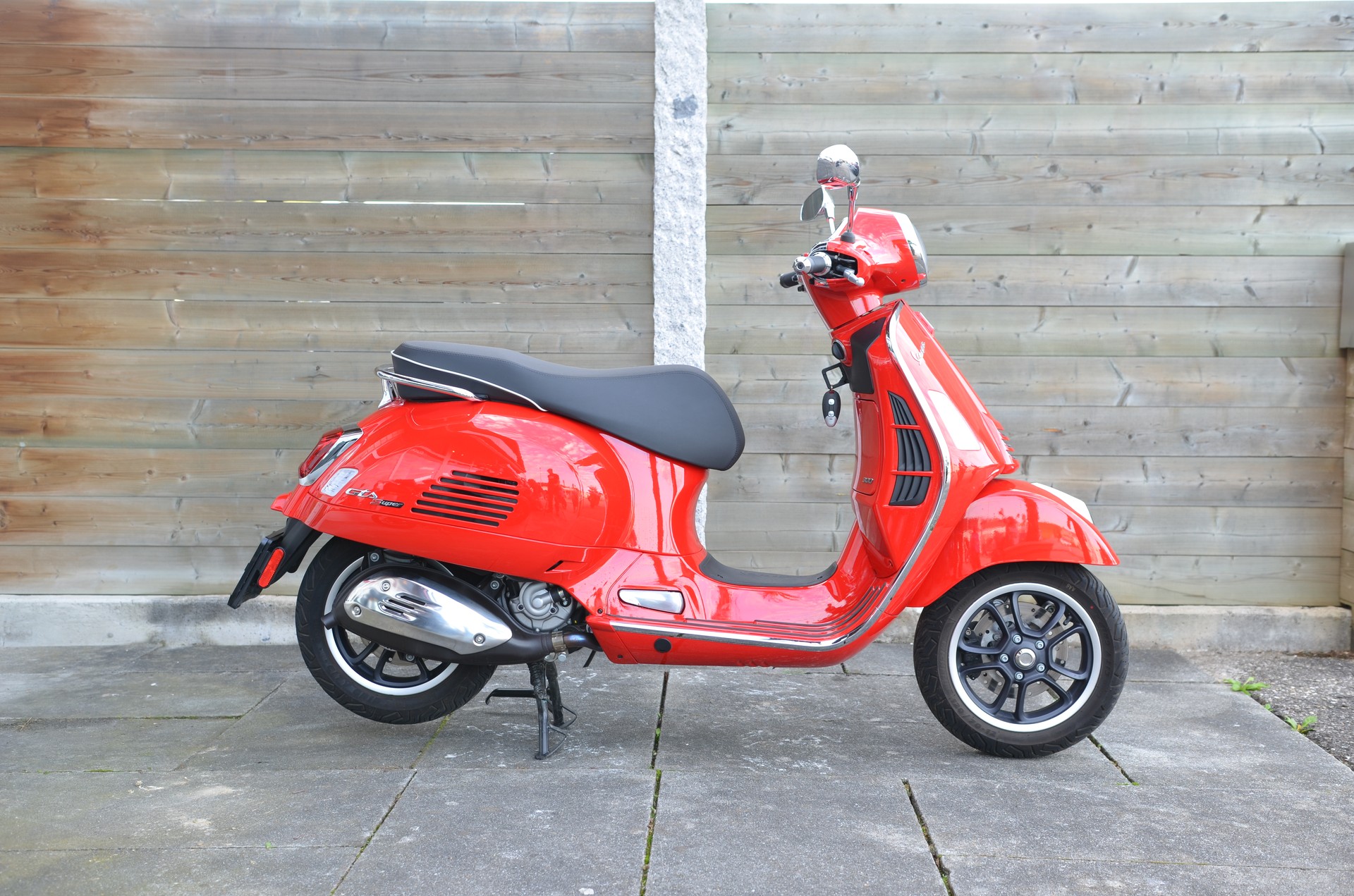PIAGGIO Vespa GTS 300 Super ABS-showroom-element-3