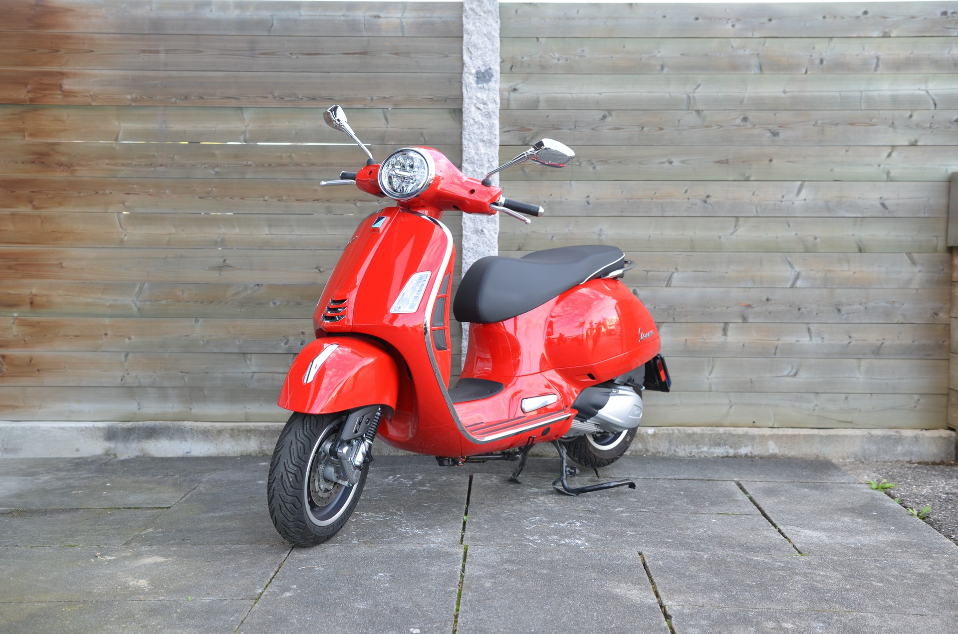 PIAGGIO Vespa GTS 300 Super ABS-showroom-element-1