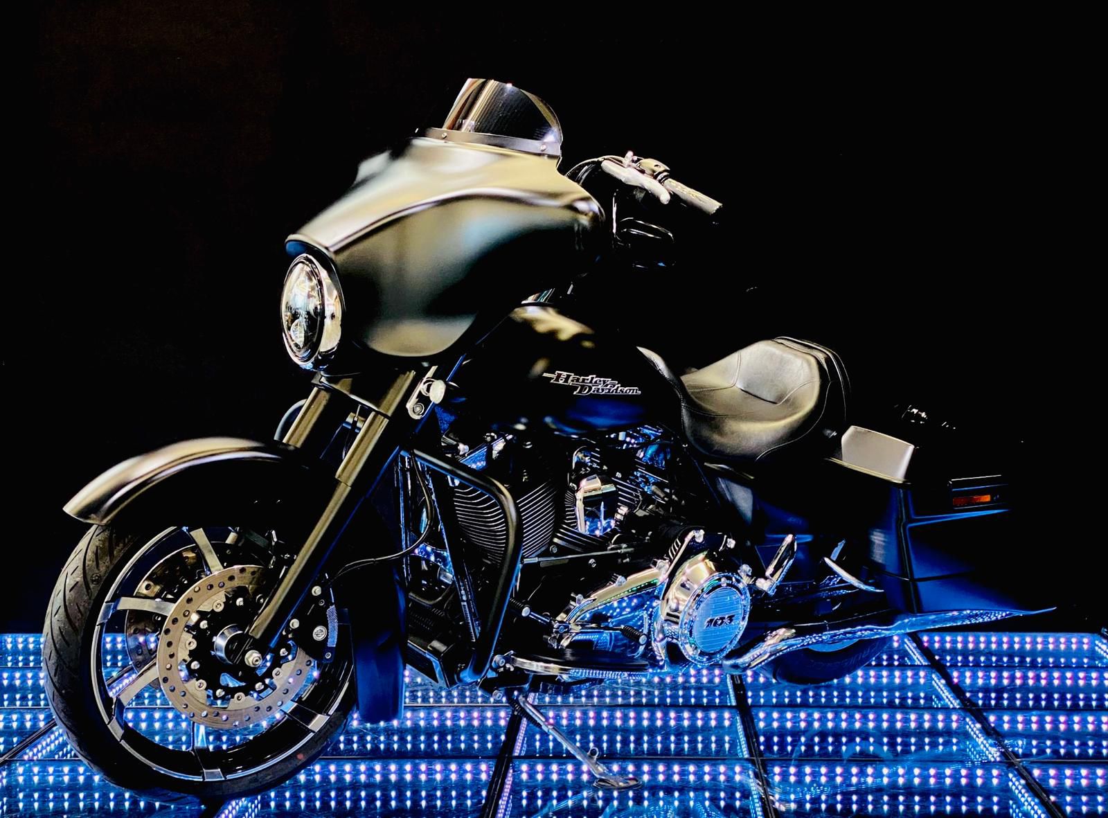 HARLEY-DAVIDSON FLHX Street Glide ABS-showroom-element-1