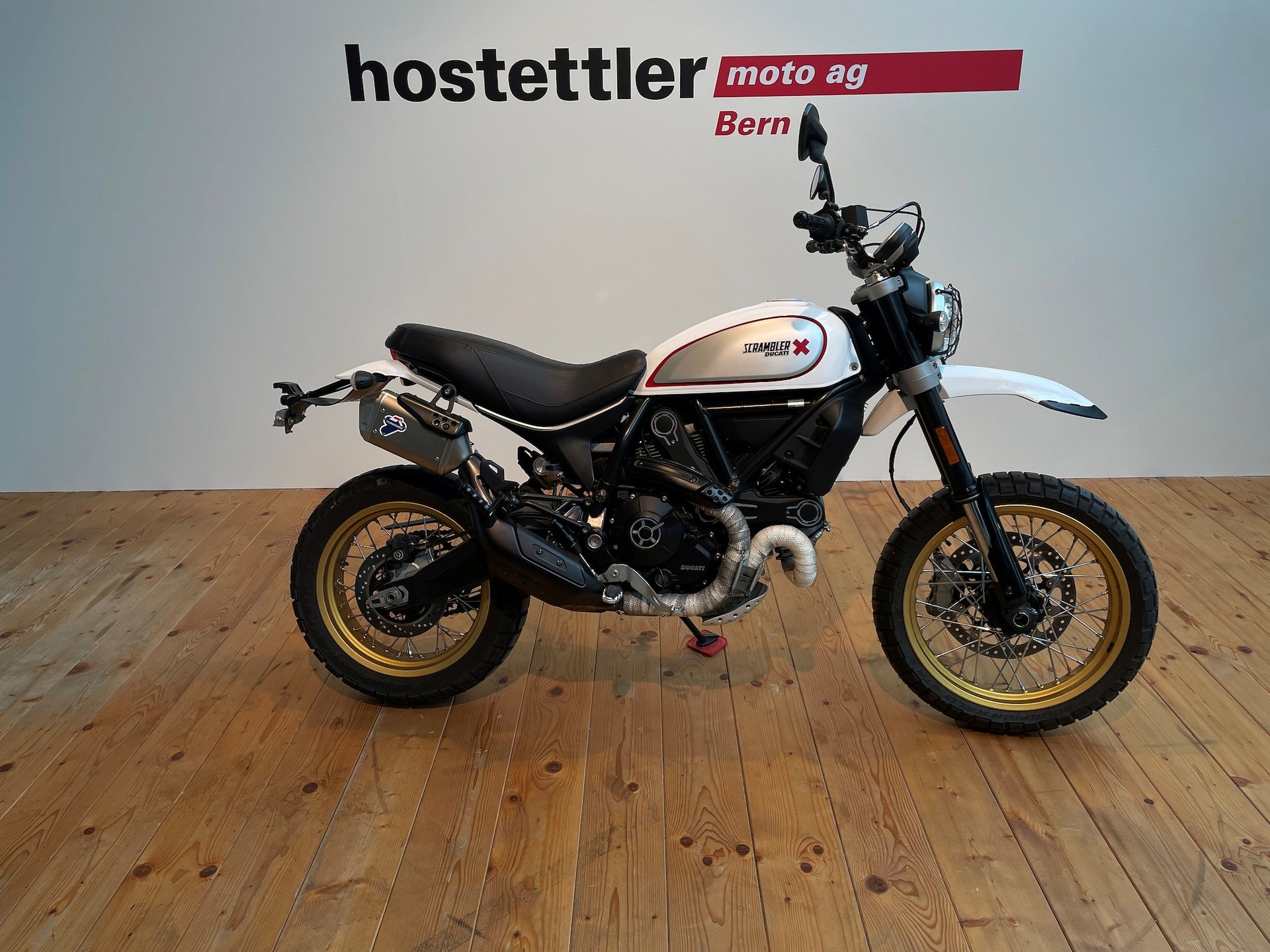 DUCATI SCRAMBLER 800-showroom-element-1