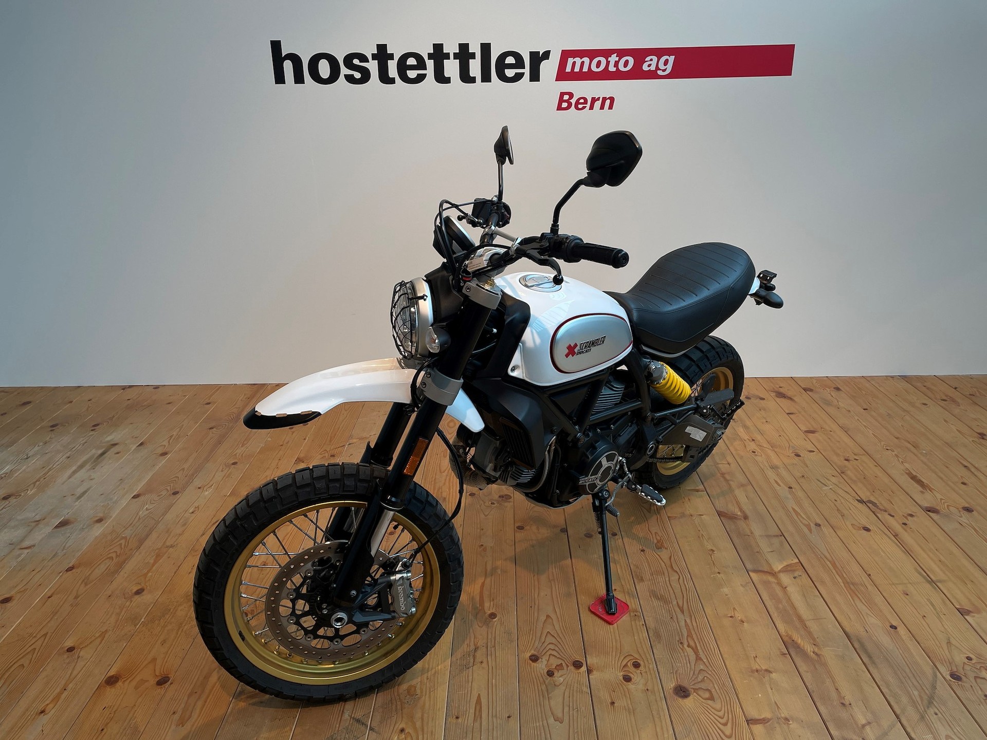 DUCATI SCRAMBLER 800-showroom-element-3