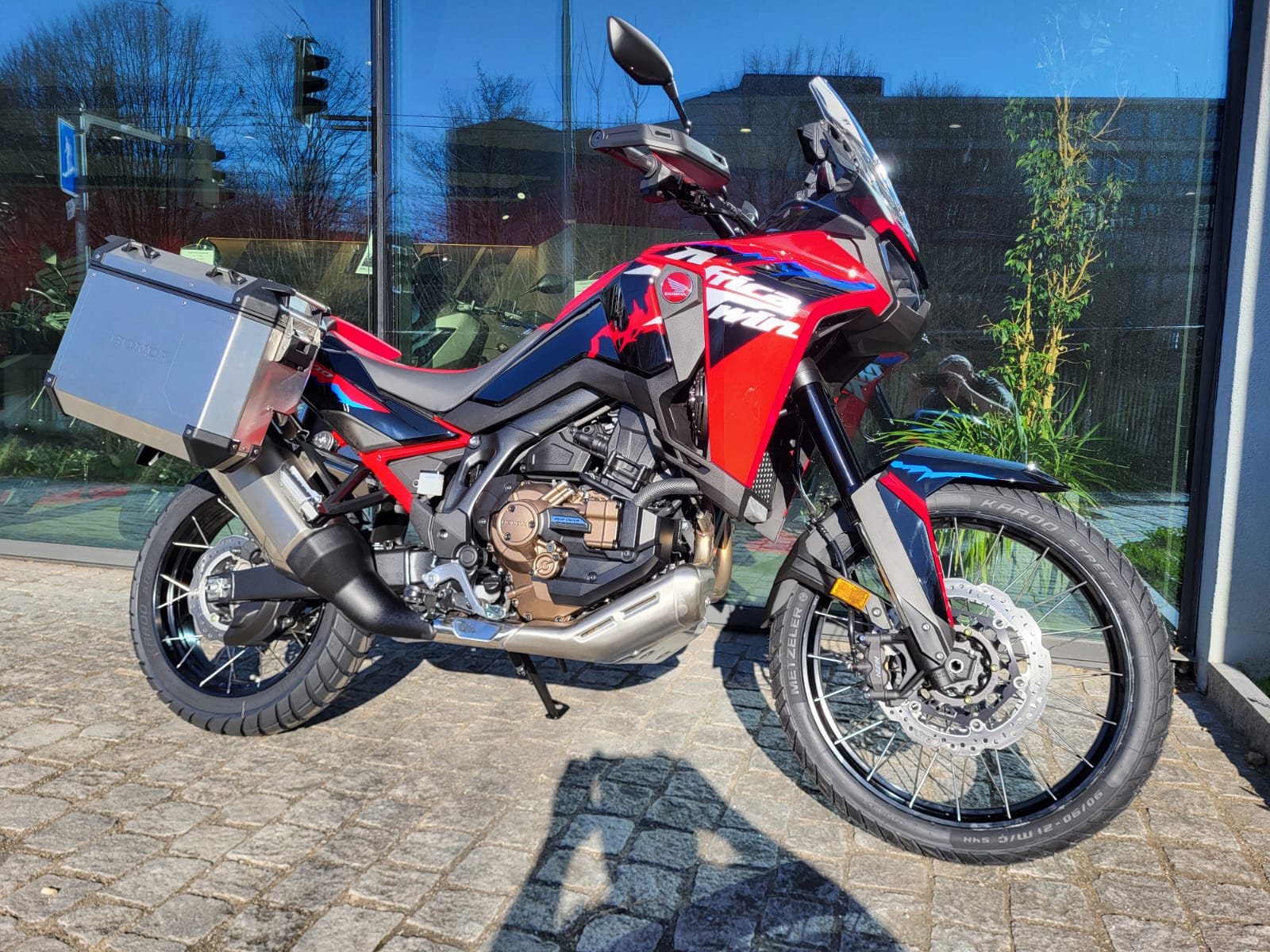 HONDA CRF 1100 Africa Twin 6-Gang-DCT-showroom-element-2
