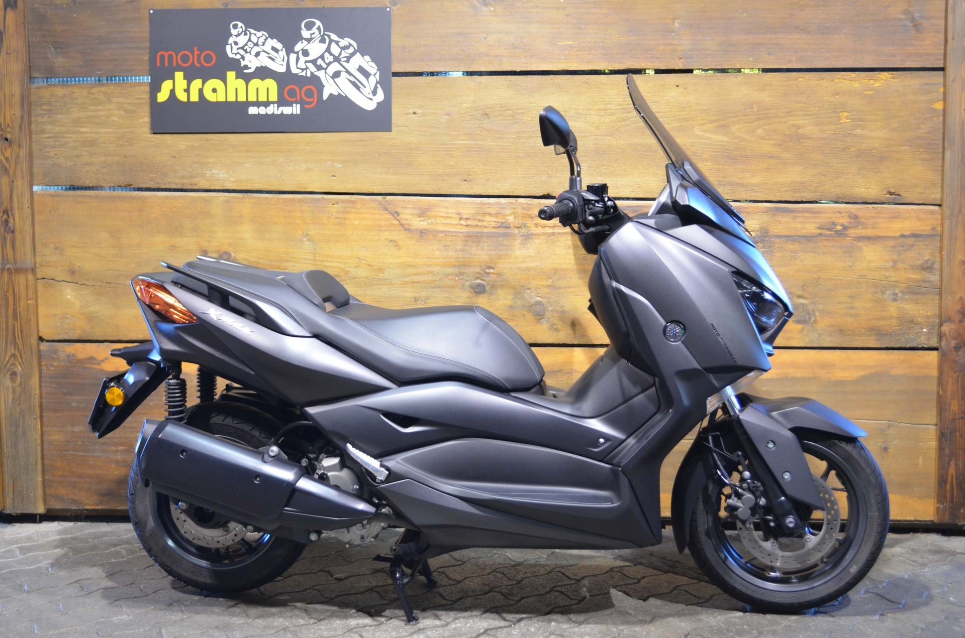 YAMAHA CZD 300 X-Max ABS-showroom-element-1