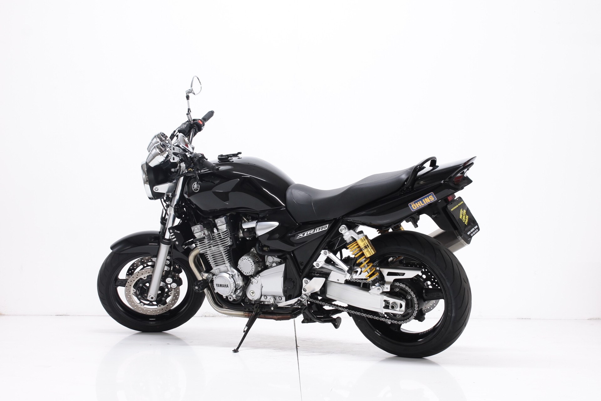 YAMAHA XJR 1300-showroom-element-3