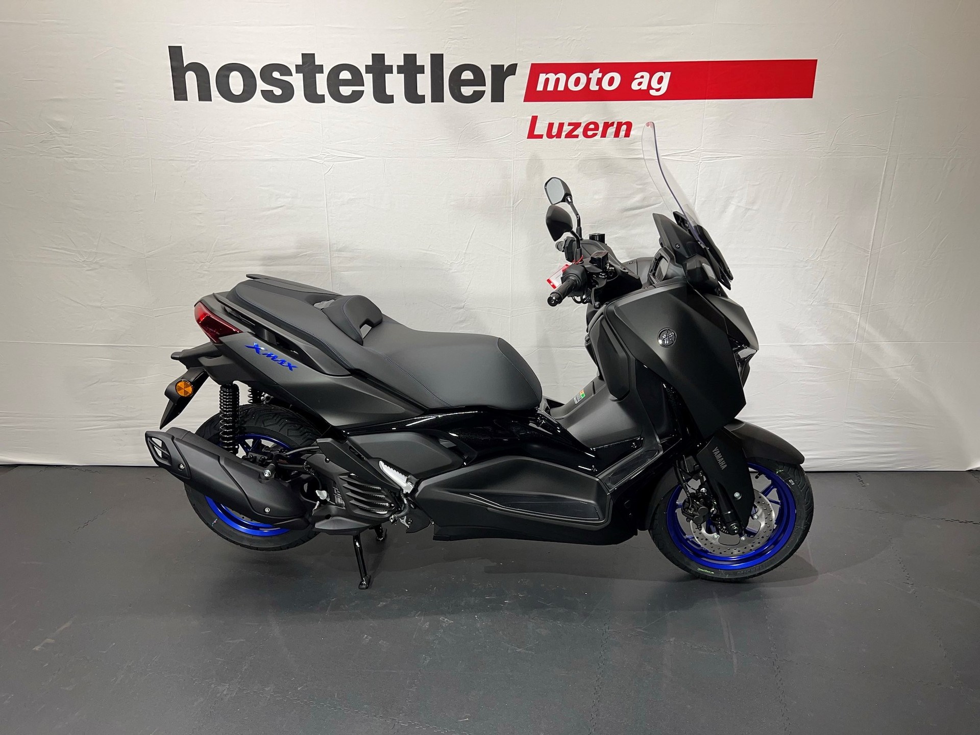 YAMAHA X-MAX-image-1
