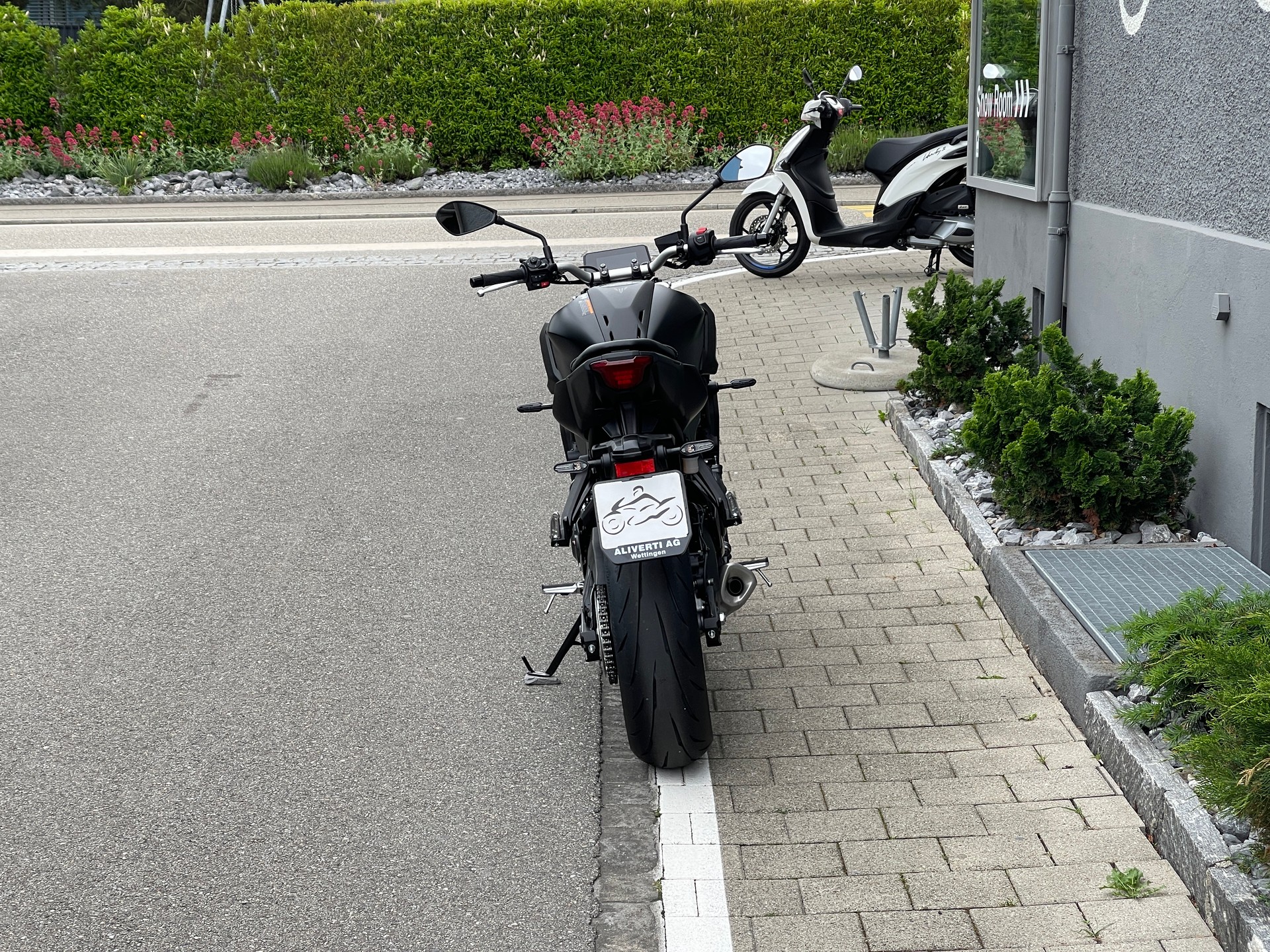 YAMAHA MT-07 (35KW) 2025-showroom-element-3