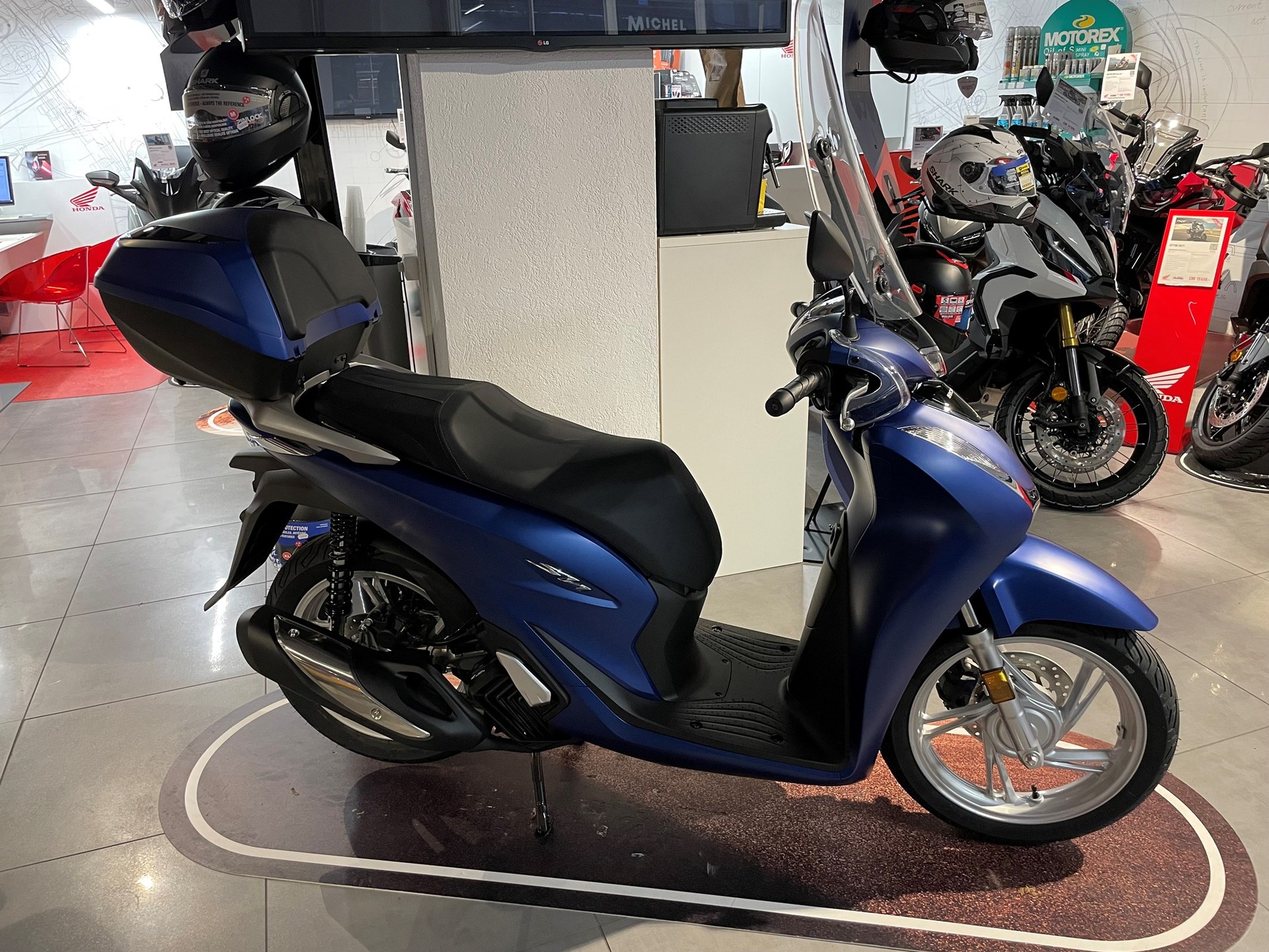 HONDA SH 125 +-showroom-element-2