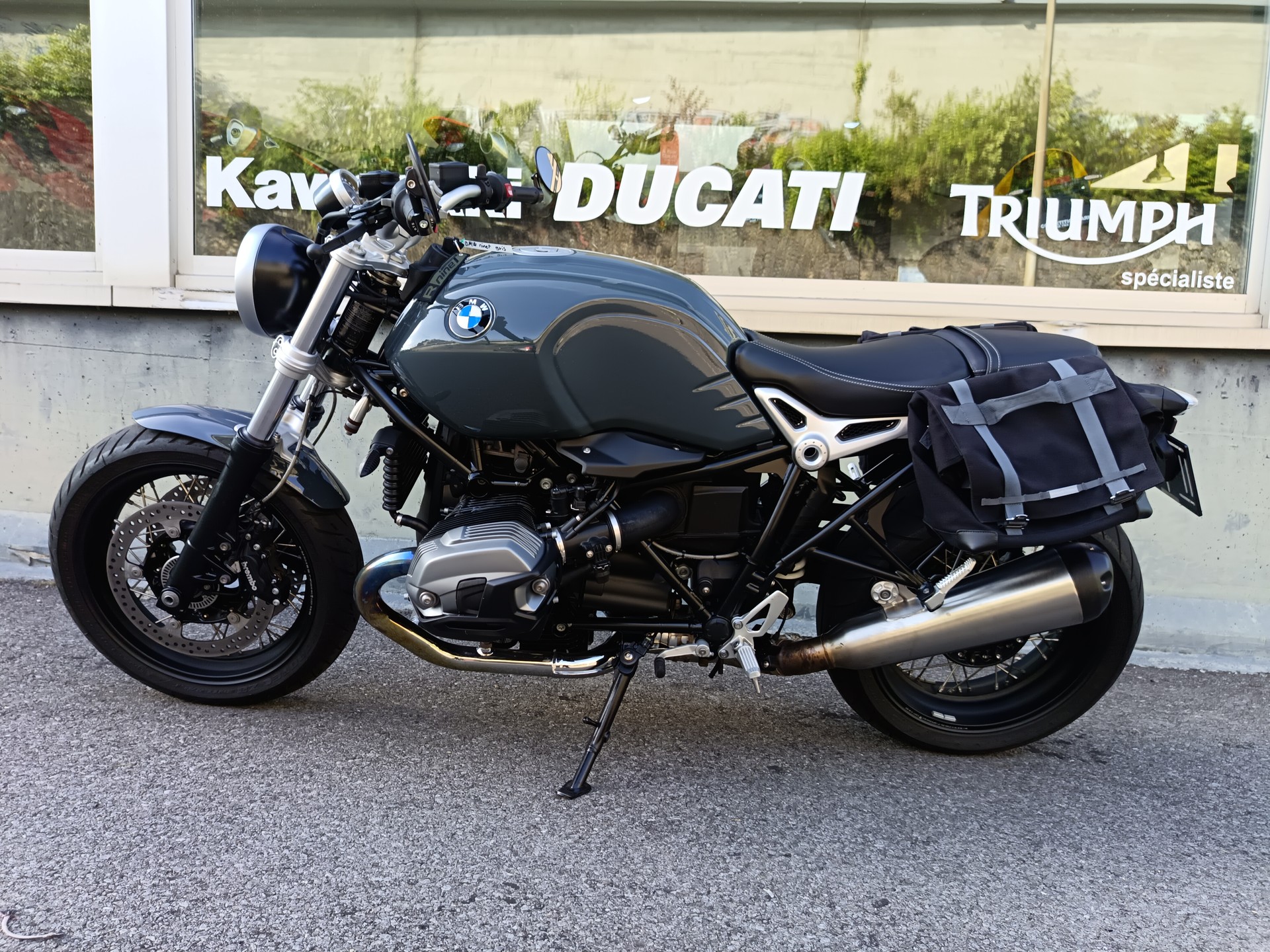 BMW R nineT Pure ABS-image-1