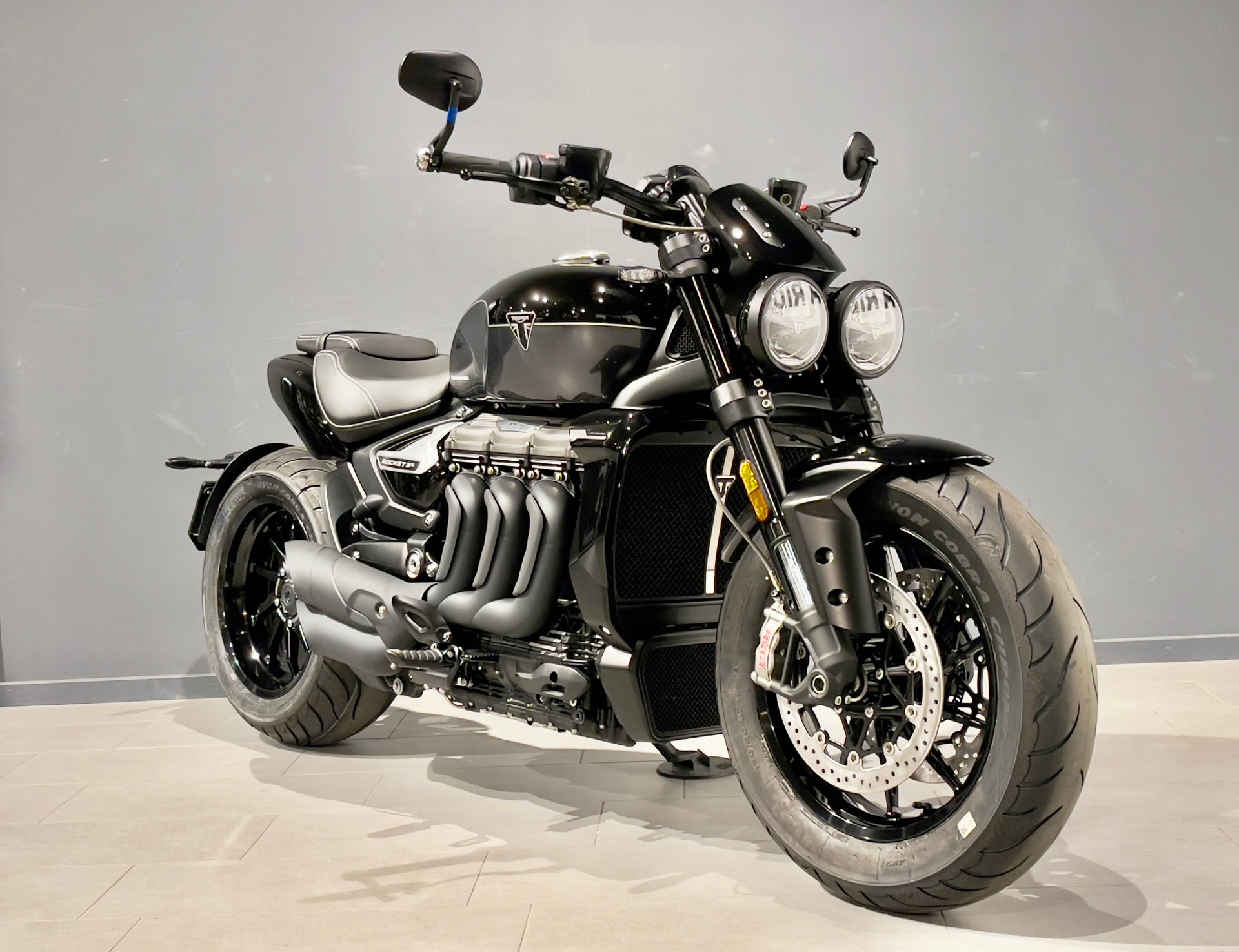 TRIUMPH Rocket 3 R Storm-showroom-element-1