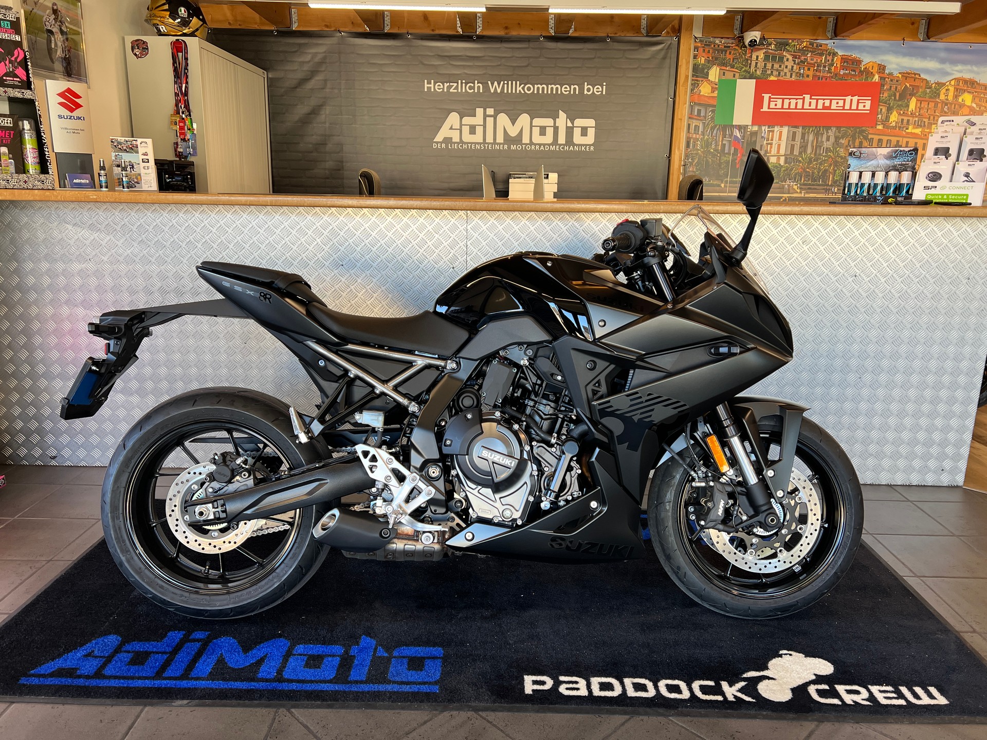 SUZUKI GSX-R 8