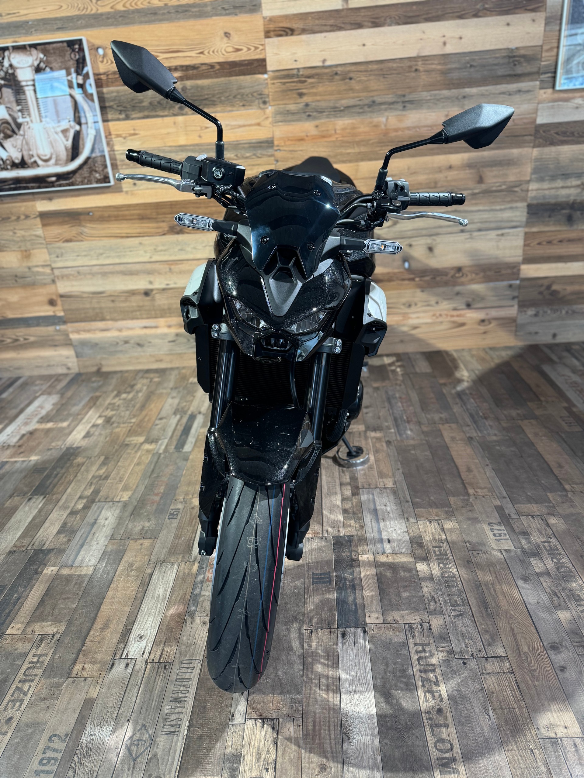 KAWASAKI Z900 70kW-showroom-element-2