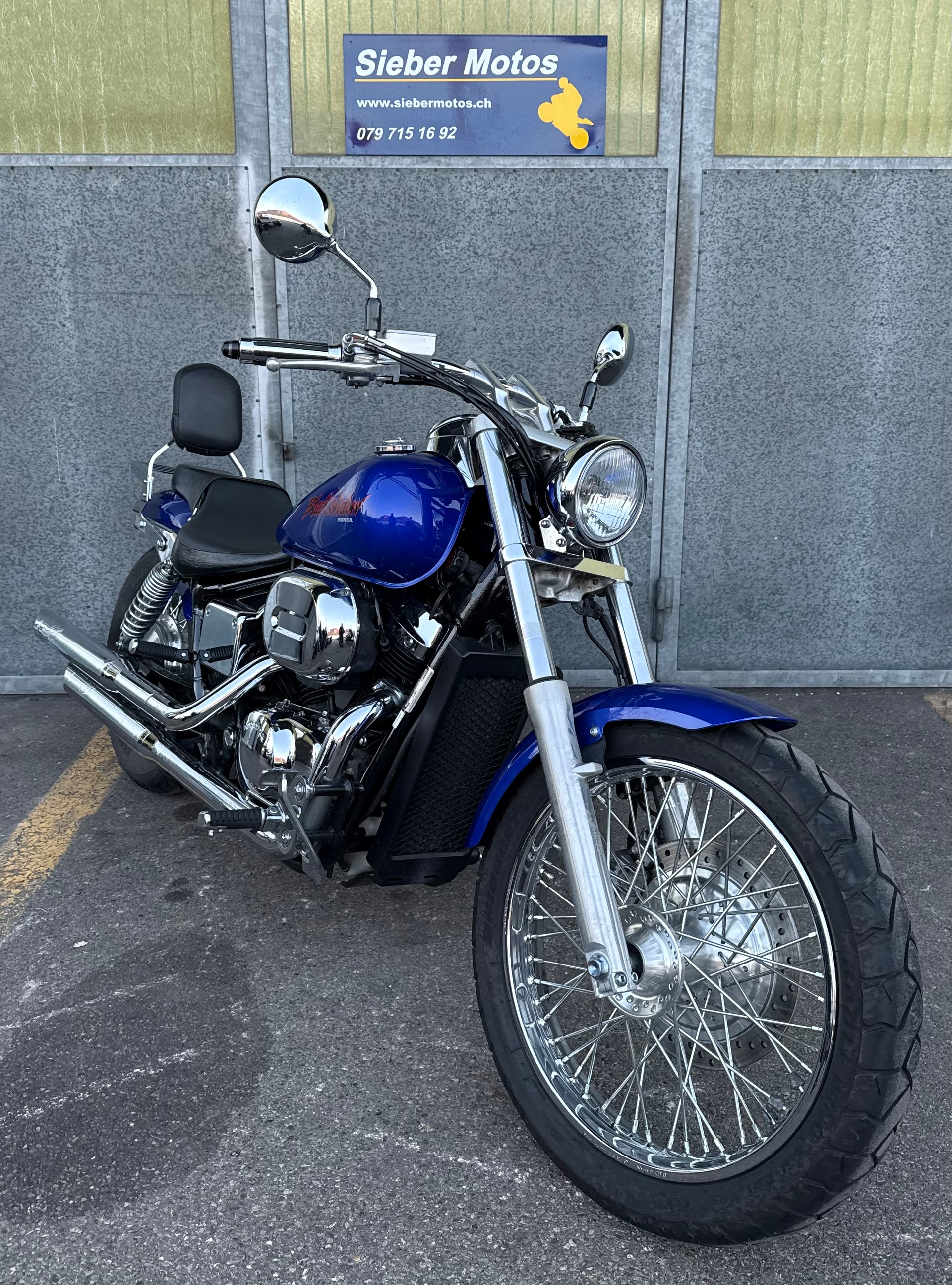 HONDA VT 750 DC Black Widow-showroom-element-1