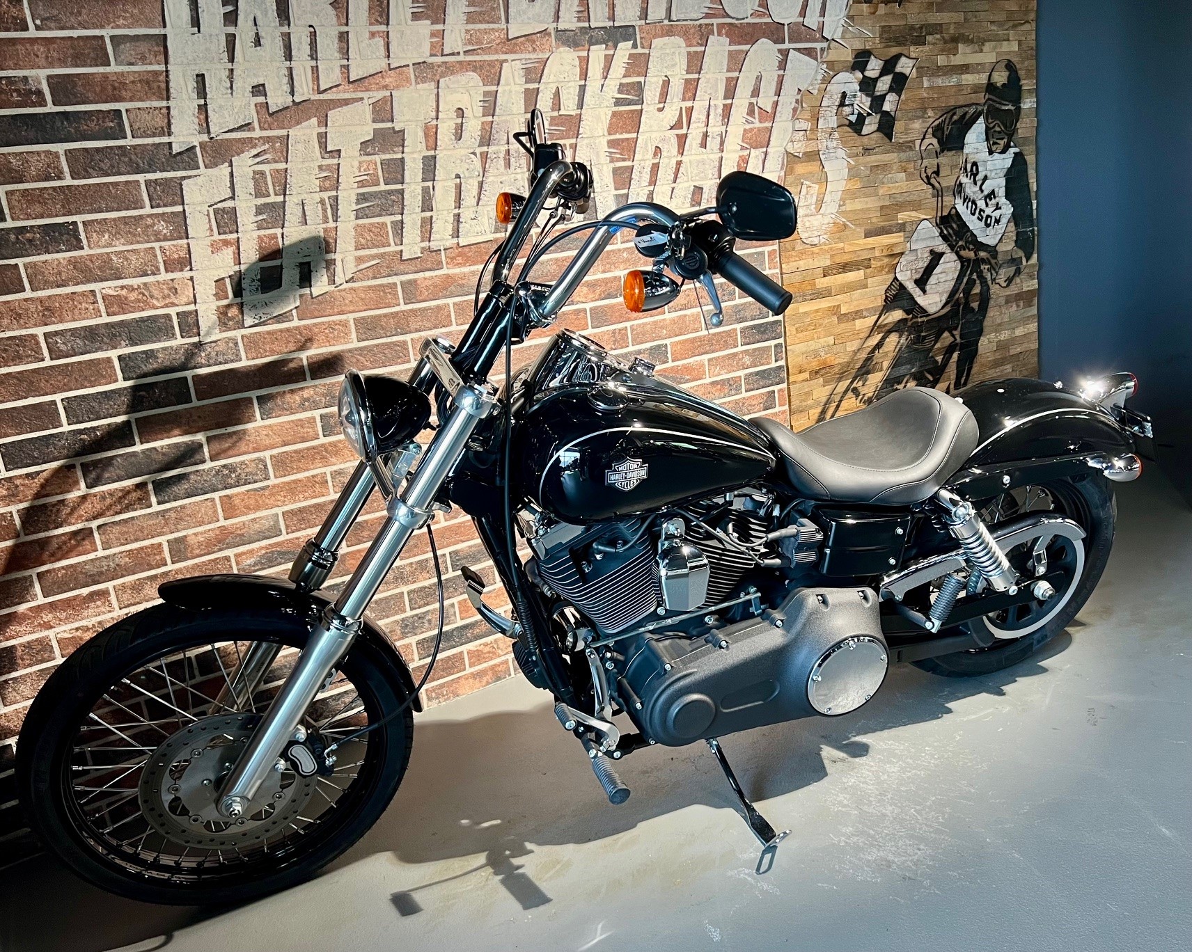 HARLEY-DAVIDSON FXDWGI Dyna Wide Glide