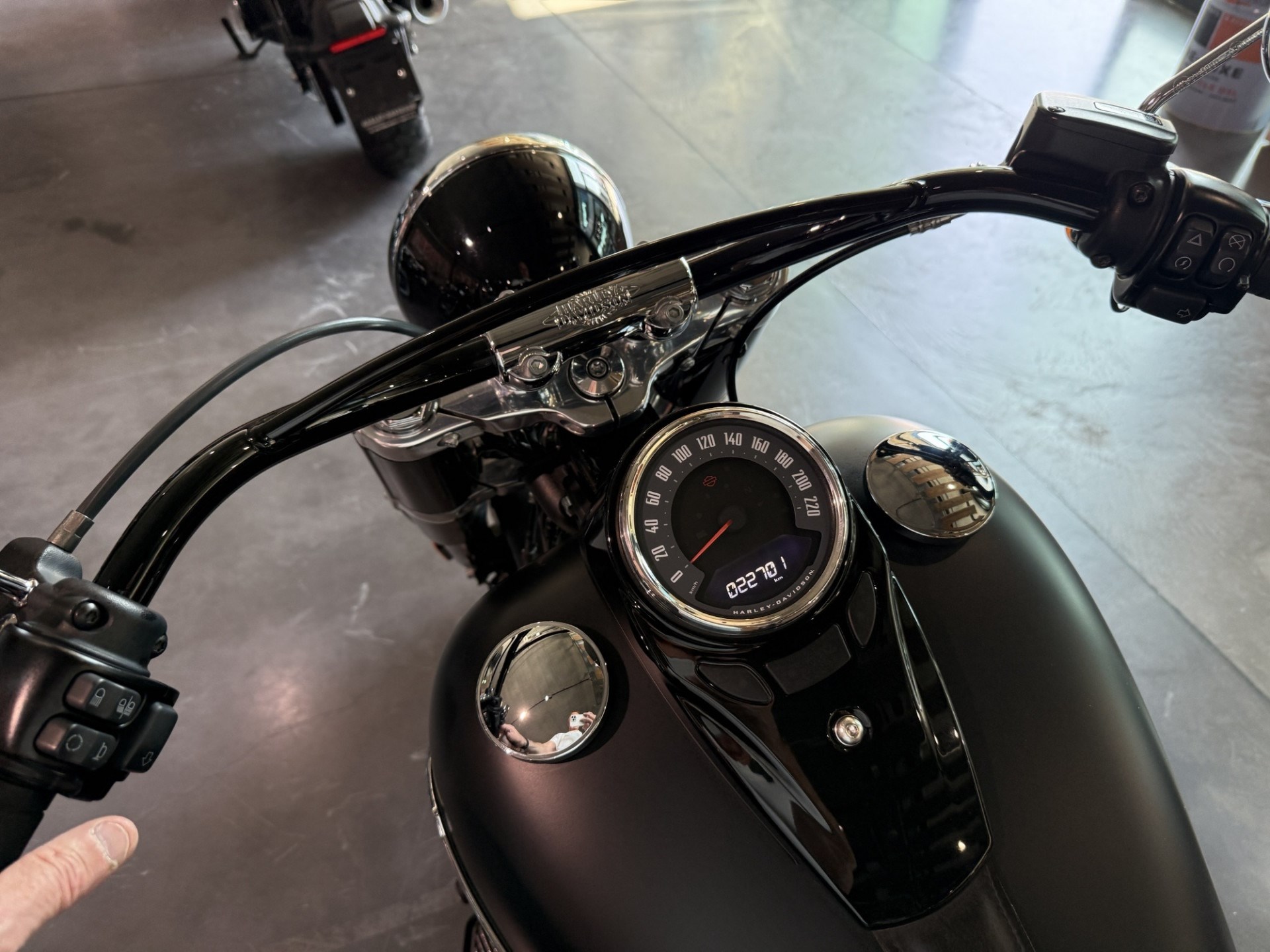 HARLEY-DAVIDSON FLSL 1745 Softail Slim 107-showroom-element-1