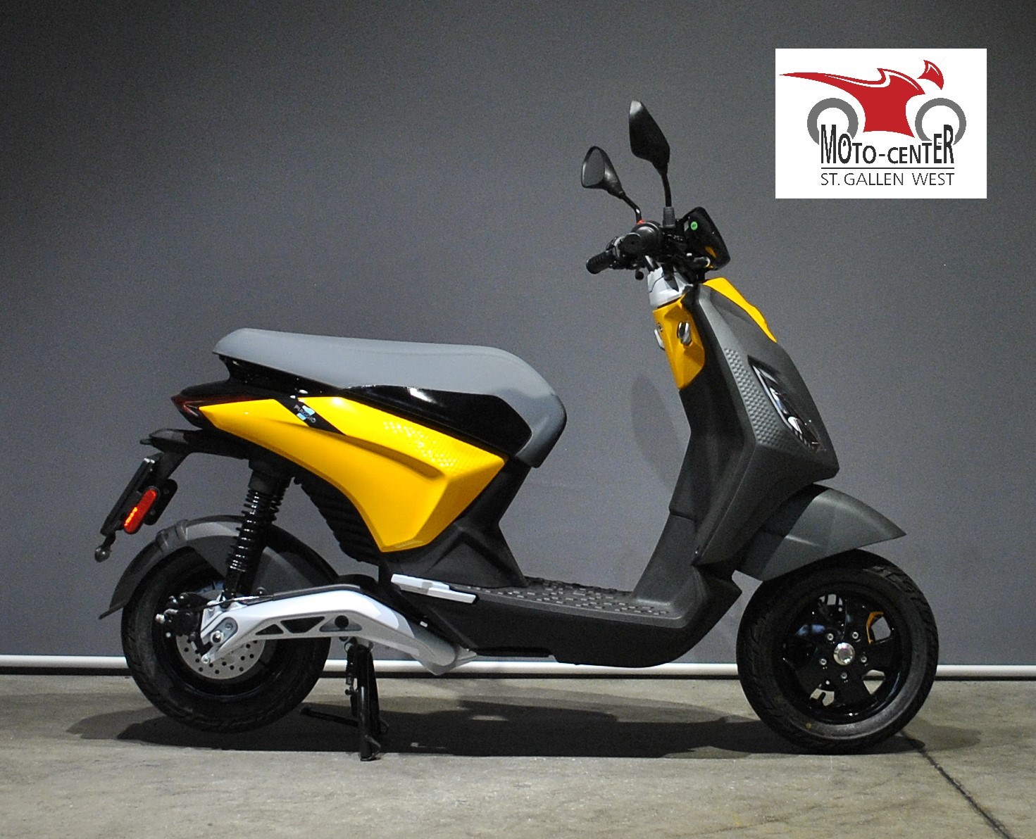 PIAGGIO Piaggio 1 Active 60km/h Full Electric-showroom-element-1