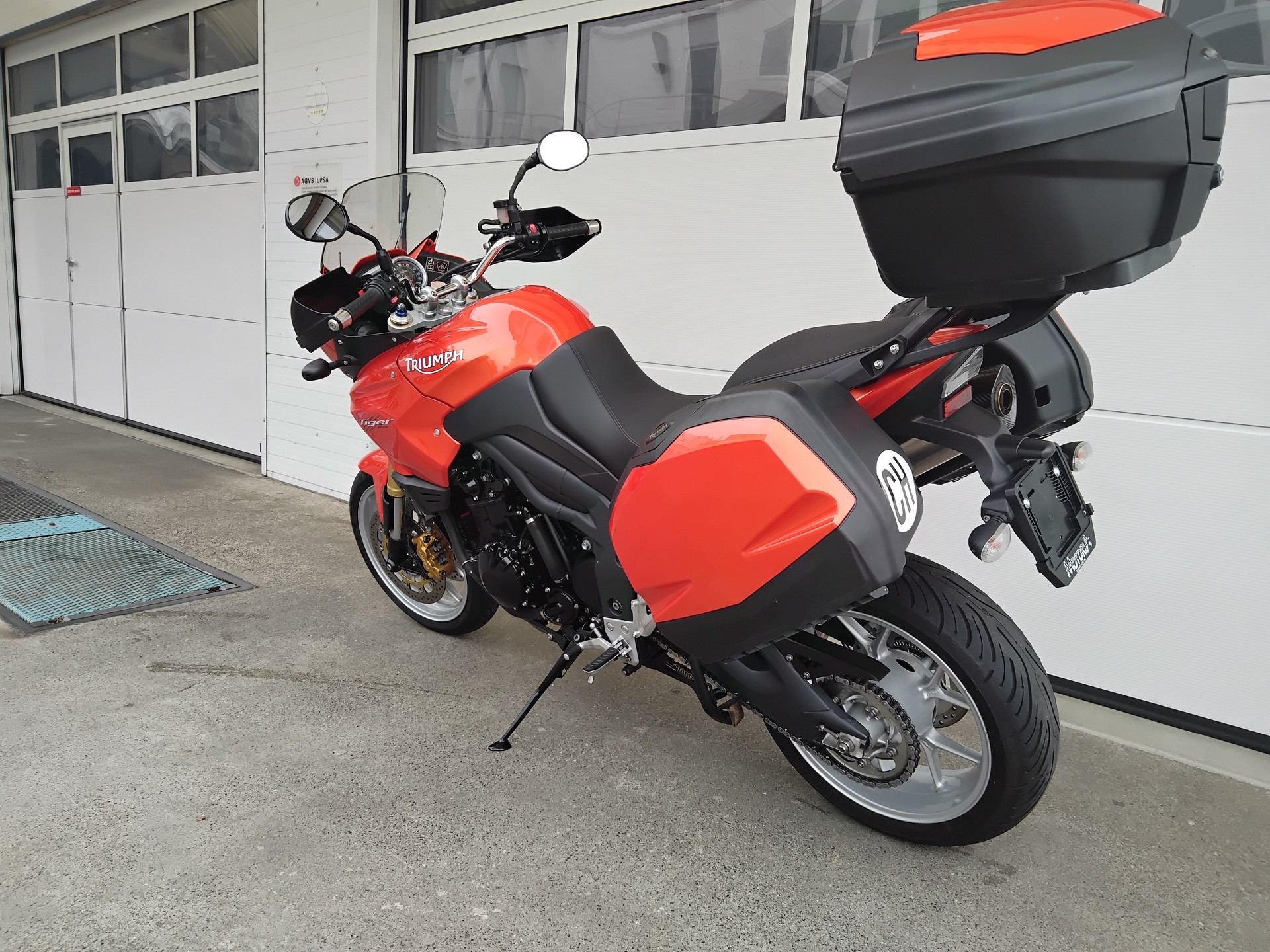 TRIUMPH Tiger 1050 ABS SE-image-5
