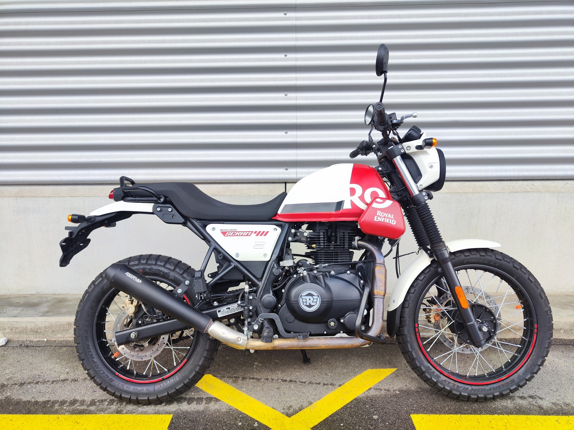 ROYAL ENFIELD Scram 411 Premium