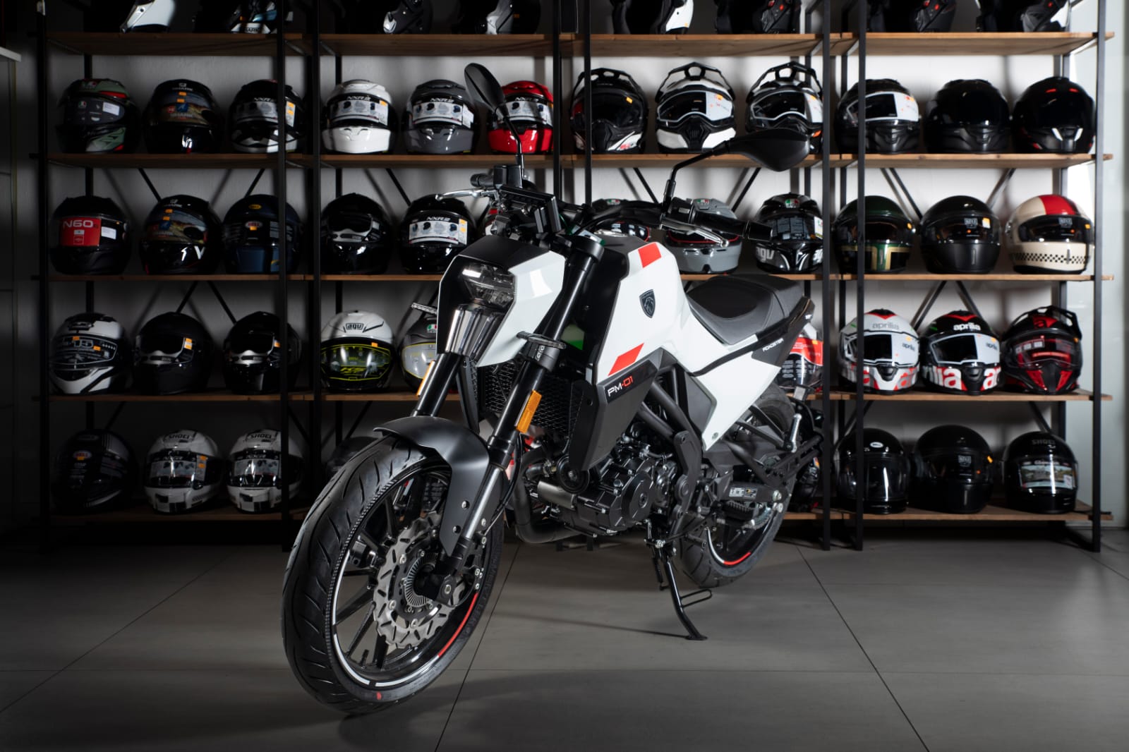 PEUGEOT PM-01-showroom-element-2