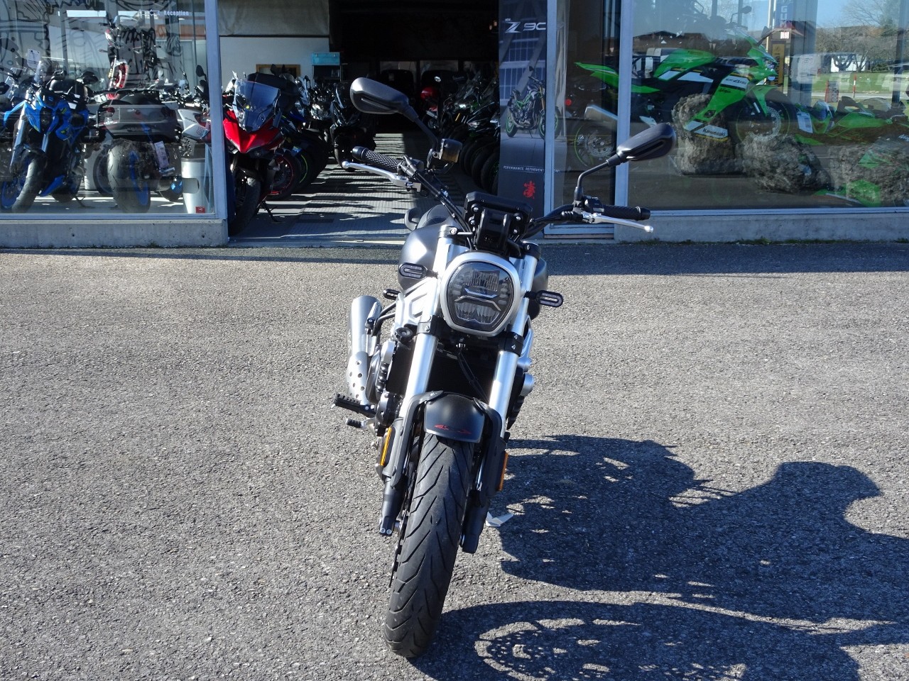 VOGE 500 AC-showroom-element-2