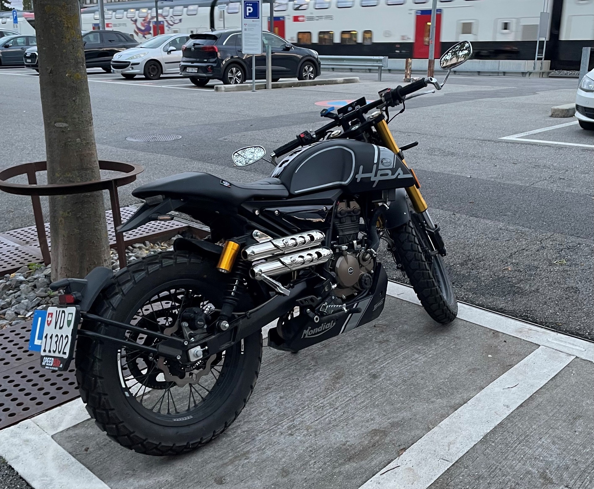 MONDIAL HPS 125