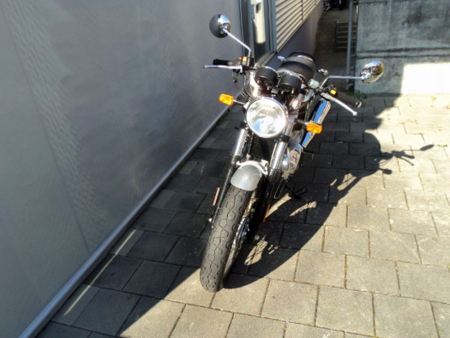 ROYAL ENFIELD GT 650 TWIN-showroom-element-3