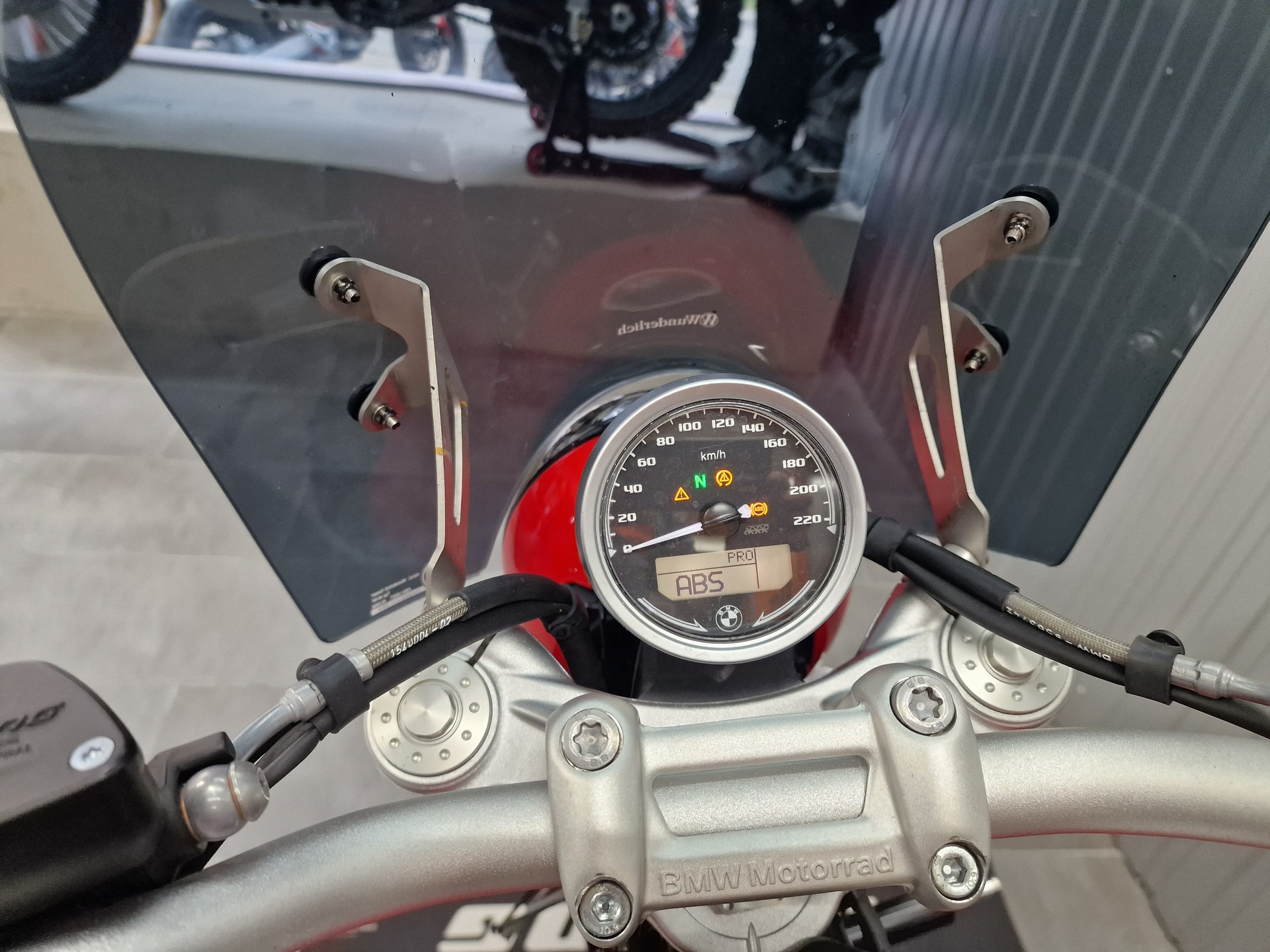 BMW R nineT Scrambler-showroom-element-3