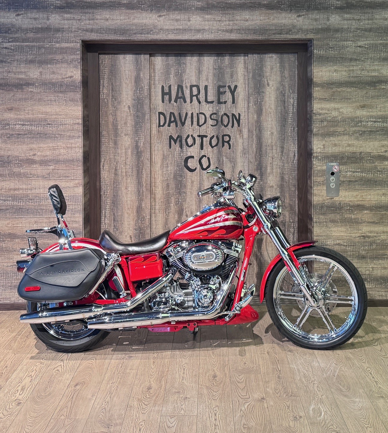 HARLEY-DAVIDSON FXDSE Dyna CVO Screamin'Eagle Anniversry